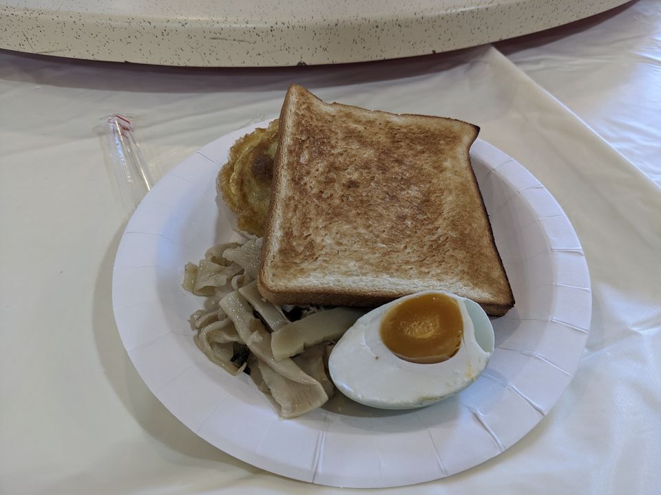 擺在桌上的早餐